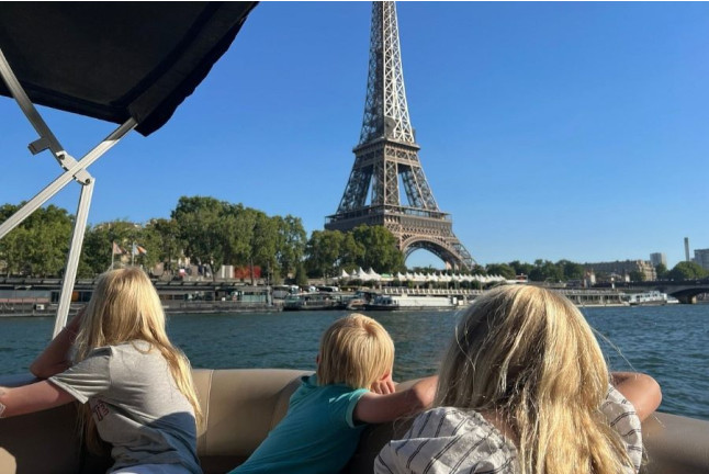 Croisière Privée sur la Seine au Départ du Pont d'Issy (Paris, Île-de-France - 75)