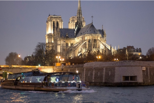 Dîner-croisière à Paris : repas gastronomique sur la Seine (Paris, Île-de-France - 75)