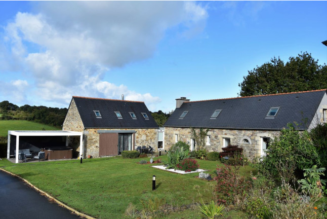 Séjour en Gîte avec Spa et Dîner au Domaine de Lesleac'h (Plouégat-Moysan, Finistère - 29)