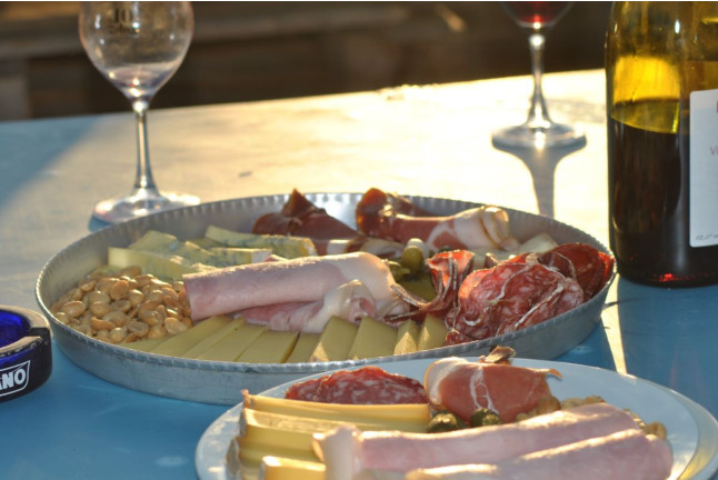 Randonnée au Coucher du Soleil avec Dégustation et Plateau de Fromage et Charcuterie (Saint-Alban, Ain - 01) 