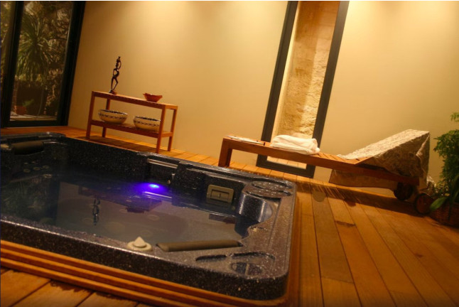Accès au Hammam et Jacuzzi avec Massage Polynésien pour deux au Spa Esprit d'Ailleurs (Baillargues, Hérault - 34)