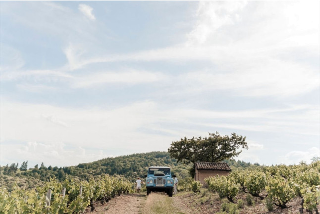 Excursion Privée en Duo en Bourgogne à bord d'un Land Rover Vintage avec 3 Dégustations (Lyon, 69)