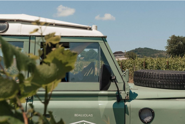 Excursion Privée en Duo en Bourgogne à bord d'un Land Rover Vintage avec 3 Dégustations (Lyon, 69)