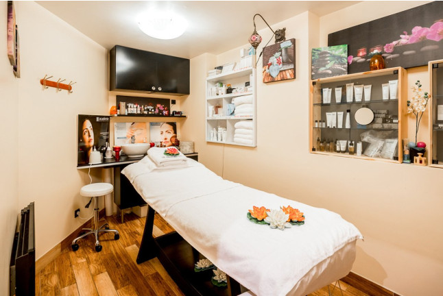 Massage Californien aux Huiles Chaudes Au Spa du Village (Paris, Île-de-France - 75)