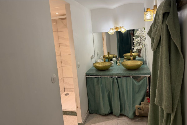 Bain en cabine de privation sensorielle à Green Beauty Center (Nice, Alpes-Maritimes - 06)