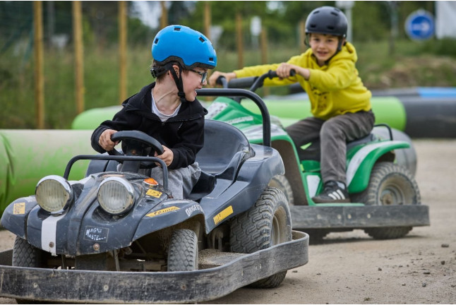 Pilotage de Cabriolet Électrique pour Enfants au Gyroparc (Plouharnel, Bretagne- 56)