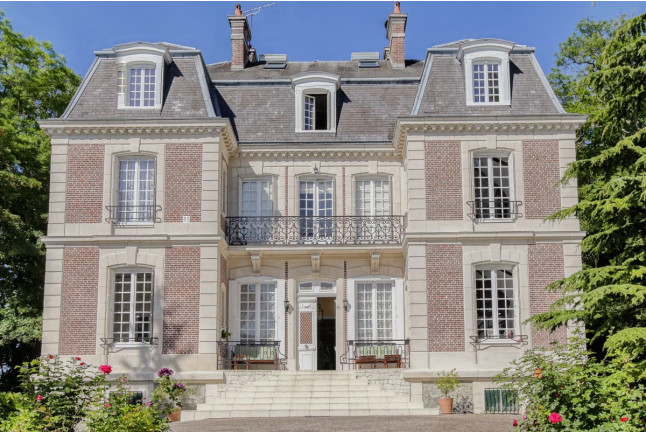 Séjour avec Petit Déjeuner et Dîner au Château d'Avesnes Le Castelet (Avesnes-en-Bray, Seine Maritime - 76) 