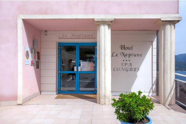 Séjour en Chambre Double Vue sur la Mer avec Jacuzzi à l'Hôtel Neptune 3* (Propriano, Corse-du-Sud - 20)