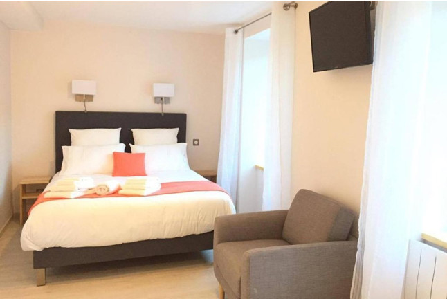 Séjour Découverte avec Spa, Gommage, Massage, et Enveloppement à l'Hôtel le Bout du Monde (Saint-Georges, Cantal - 15)
