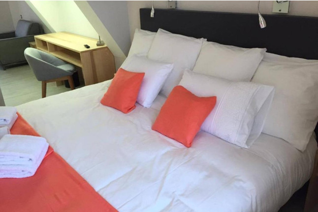 Séjour Relaxant en Suite Balnéo avec Spa à l'Hôtel le Bout du Monde (Saint-Georges, Cantal - 15)