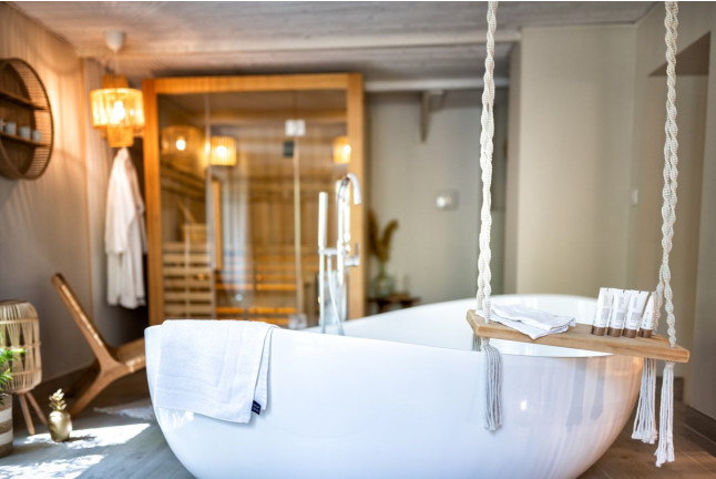 Séjour avec Jacuzzi, Massages et Repas à Nuitées Bohèmes (Gajan, Gard - 30)