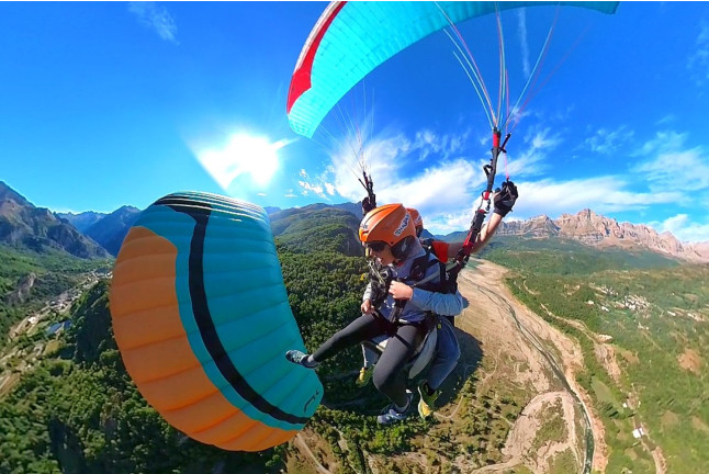 Vol en Parapente et Séjour Romantique avec Balneario en Panticosa (Huesca, Espagne)