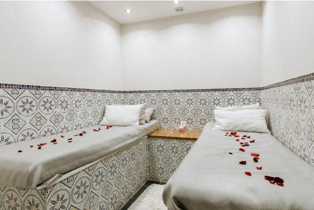 Séance Sauna avec Hammam et Jacuzzi Privatif pour deux au Spa Perle d'Étoile (Paris, Île-de-France - 75)