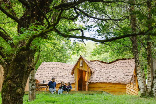 Séjour et Nuit Insolite en Cabane Enchantée avec Petit Déjeuner chez Koadou (Pluméliau, Morbihan - 56)