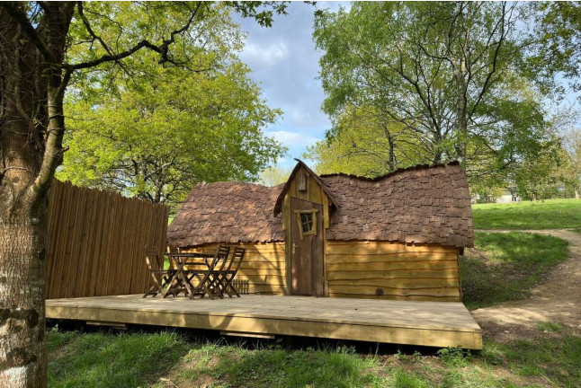 Séjour et Nuit Insolite en Cabane Enchantée avec Petit Déjeuner chez Koadou (Pluméliau, Morbihan - 56)
