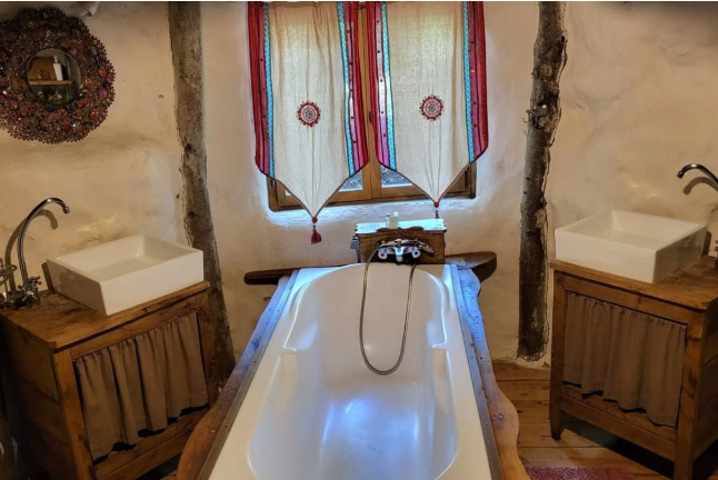Séjour Insolite : Nuit dans La Cachette des Fées avec Accès au Spa Norvégien et Massage Californien ou Ayurvédique (Fère-en-Tardenois, Aisne - 02)