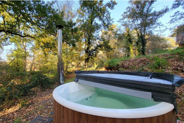 Séjour Insolite : Nuit dans La Cachette des Fées avec Accès au Spa Norvégien et Massage Californien ou Ayurvédique (Fère-en-Tardenois, Aisne - 02)