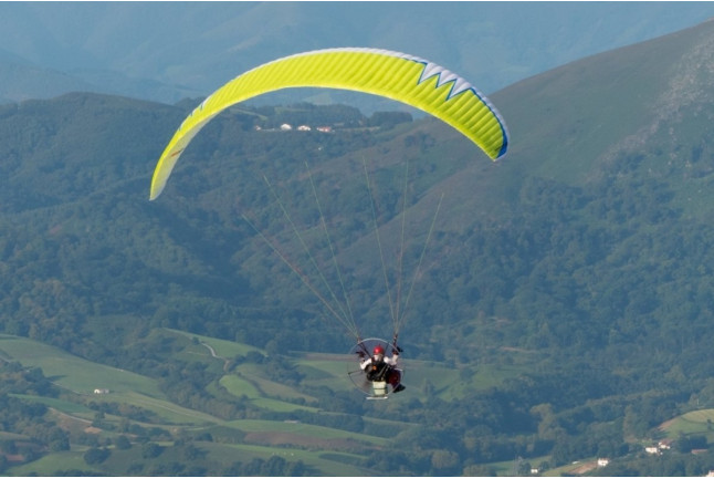 Stage de Découverte en Paramoteur avec Baptême de l'Air et Pilotage (Saint-Pée-sur-Nivelle, Pyrénées-Atlantiques - 64)
