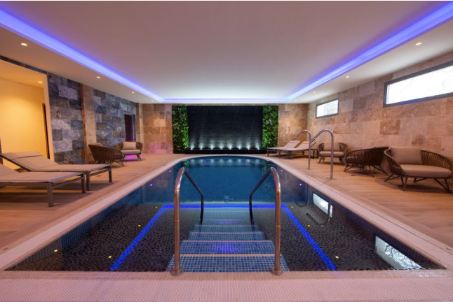 Forfait Spa avec Bain Hydromassant et Déjeuner pour deux à L'hôtel Les Oliviers (Loriol-sur-Drôme, Drôme - 26)