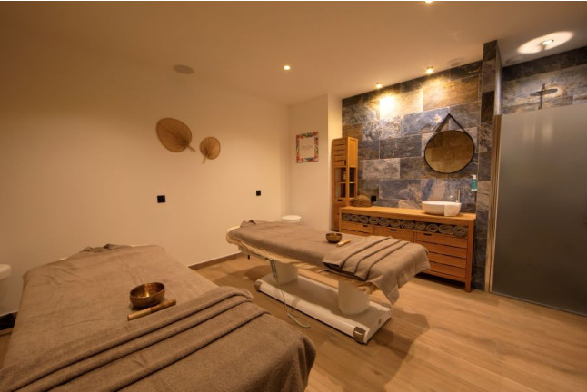 Circuit Spa avec Massage et Déjeuner au Restaurant à l'Hôtel Les Oliviers (Loriol-sur-Drôme, Drôme - 26) 