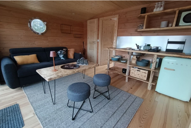 Séjour en Logement Insolite : Nuit sur La Toue Vent d'Anjou avec Petit-déjeuner (Angers, Maine-et-Loire- 49)