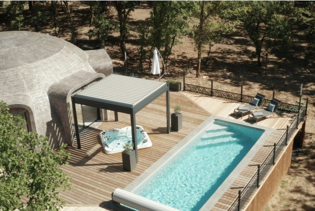 Séjour en Logement Insolite : Nuit dans un Dôme avec Repas, Accès Spa Privé et Piscine Chauffée (Chartrier-Ferrière, Corrèze - 19)