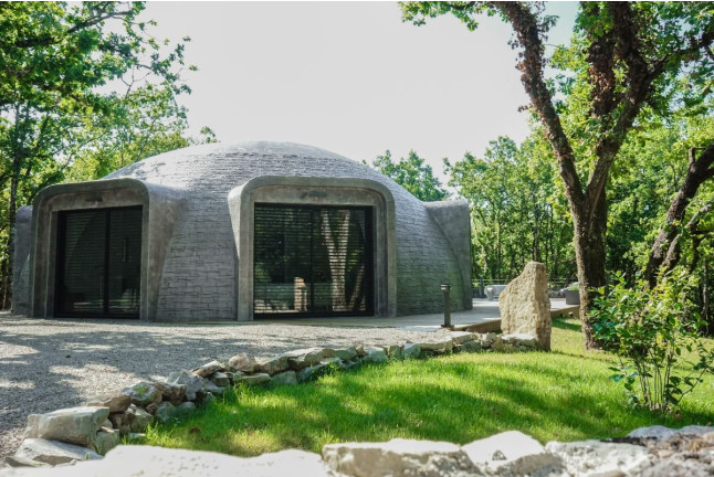 Séjour en Logement Insolite : Nuit dans un Dôme avec Repas, Accès Spa Privé et Piscine Chauffée (Chartrier-Ferrière, Corrèze - 19)