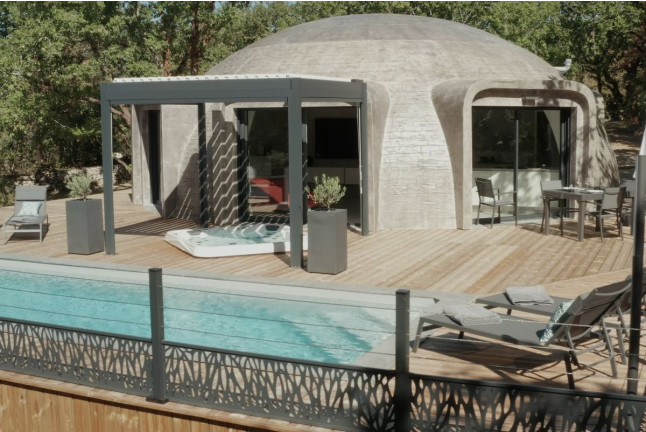 Séjour en Logement Insolite : Nuit dans un Dôme avec Repas, Accès Spa Privé et Piscine Chauffée (Chartrier-Ferrière, Corrèze - 19)