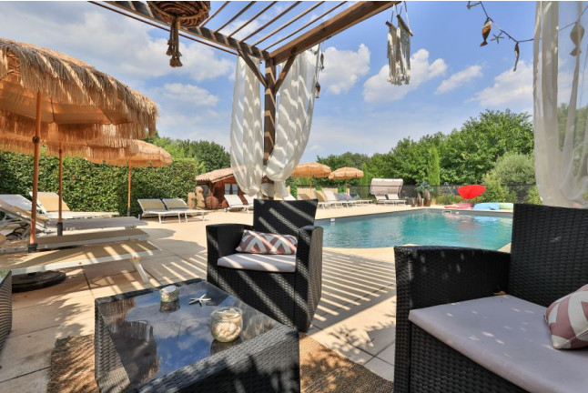 Séjour à Hôtel Déjeunez Sous l'Arbre : Chambre Premium pour deux (Rousset, Bouches-du-Rhône - 13)