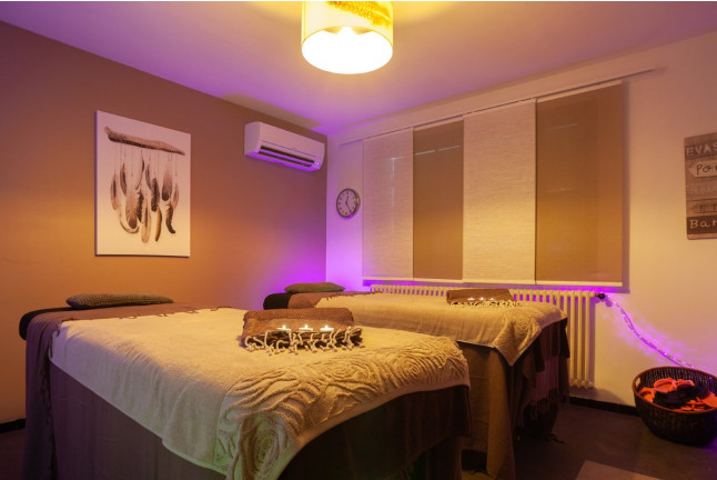 Massage Personnalisé de 50 minutes au Spa En Équilibre et Cours d’Œnologie en Duo (Marseille, Bouches-du-Rhône - 13)