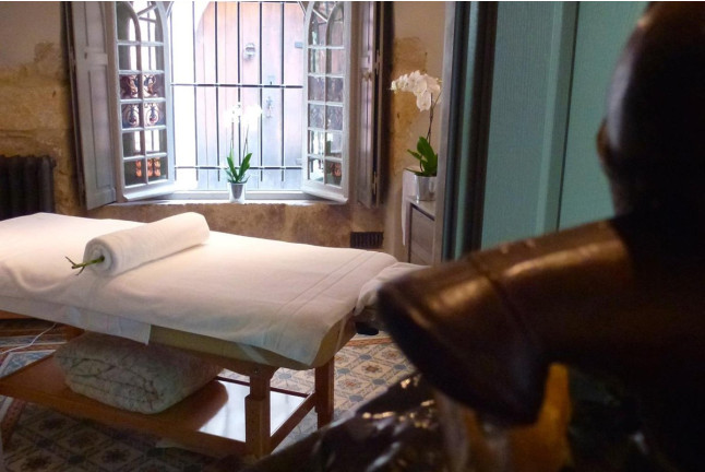 Massage Relaxant Solo à l'Hostellerie du Castellas (Collias, Gard - 30)