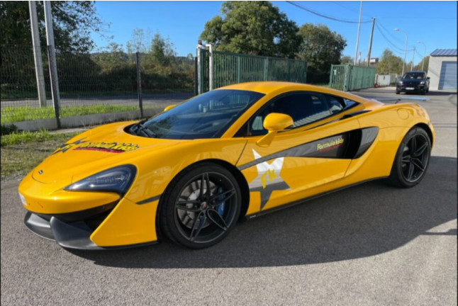Stage de Pilotage McLaren 540C pour Enfants (12 circuits) 
