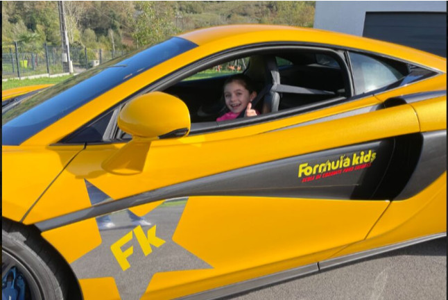 Stage de Pilotage McLaren 540C pour Enfants (12 circuits) 