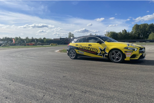 Stage de Pilotage Mercedes pour Enfants (12 circuits) 