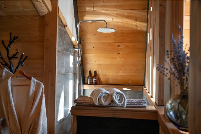 Séjour Insolite : Nuit dans la Cabane Petite Buëch avec Petit-déjeuner et Spa Privatif à Alpinest (Serres, Hautes-Alpes - 05)