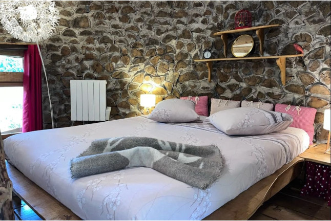 Séjour Insolite : Nuit en Cabane Champignon avec Massage Californien ou Ayurvédique (Fère-en-Tardenois, Hauts-de-France - 02)