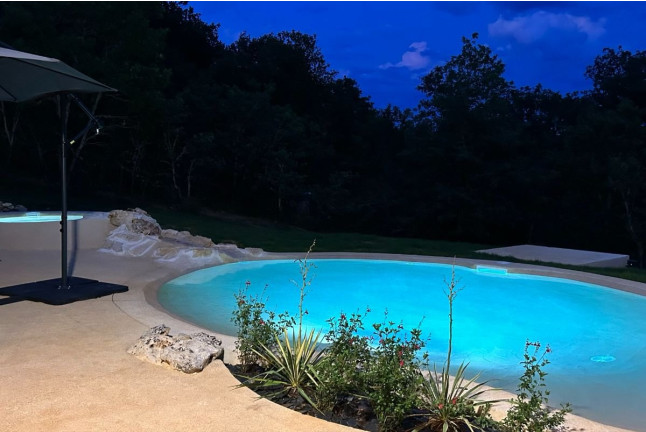 Séjour en Logement Insolite : Nuit dans une Arche Bioclimatique avec Spa Privé et Piscine Chauffée (Le Vignon-en-Quercy, Lot - 46)