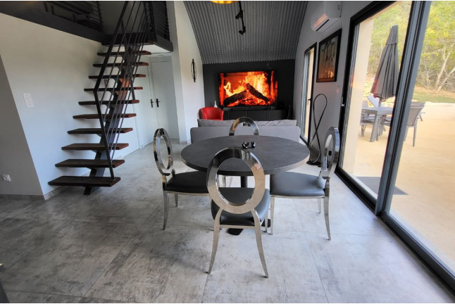Séjour en Logement Insolite : Nuit dans une Arche Bioclimatique avec Champagne, Spa Privé et Piscine Chauffée (Le Vignon-en-Quercy, Lot - 46)