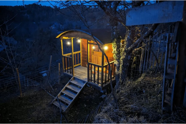 Séjour Insolite : 2 Nuits dans une Roulotte à La Mauvaise Herbe (Barjols, Var - 83)