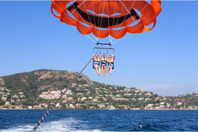Parachute Ascensionnel (Mandelieu-la-Napoule, Alpes-Maritimes - 06)