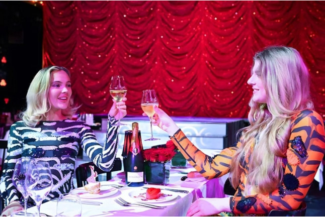 Spectacle du Paradis Latin avec Dîner et Champagne (Paris, Île-de-France - 75)