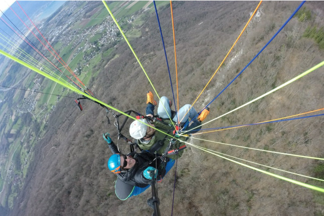 Vol en Parapente au-dessus du Lac du Bourget (Savoie - 73)