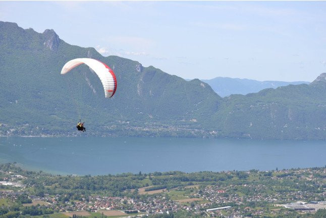 Séjour en Gîte avec Spa Privatisé au Spa Repos Bien-Être et Vol en Parapente au-dessus du Lac du Bourget (Voglans, Savoie - 73)