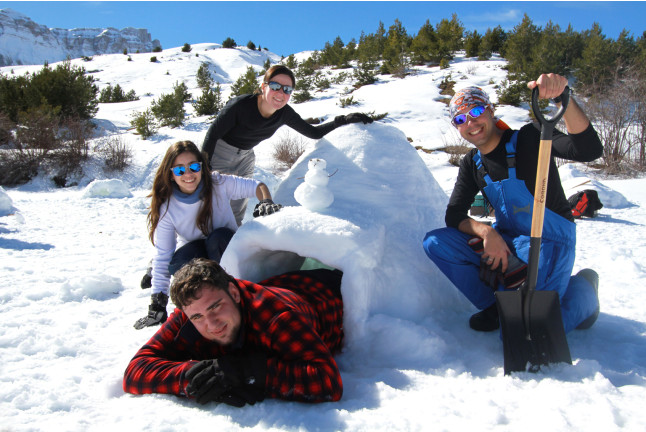 Pack de Survie Nordique : Orientation, Raquettes et Construction d'Igloos (Huesca, Espagne)