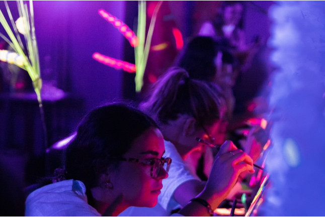 Atelier de Peinture Fluorescente dans le Noir (Paris, Île-de-France- 75)