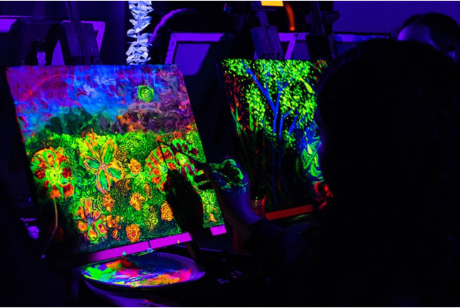 Atelier de Peinture Fluorescente dans le Noir (Paris, Île-de-France- 75)