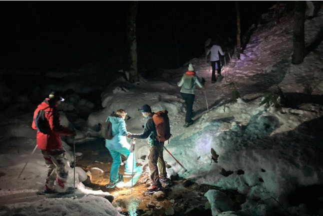 Balade Nocturne Trappeur en Raquettes à Neige avec Repas Auvergnat et Descente Snake Gliss (Laveissière, Cantal - 15)