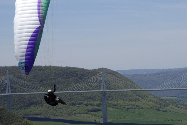 Vol en Parapente Acrobatique avec Photos et Vidéos (Millau, Aveyron - 12)