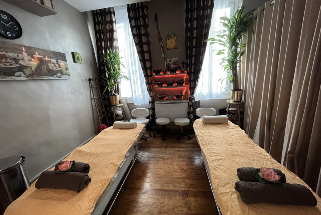 Spa Privatif avec Jacuzzi et Sauna pour deux Au Bien-Être des Cinq Sens (Marseille, Bouches-du-Rhône - 13)