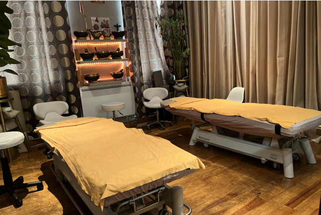 Spa Privatif avec Jacuzzi et Sauna pour deux Au Bien-Être des Cinq Sens (Marseille, Bouches-du-Rhône - 13)